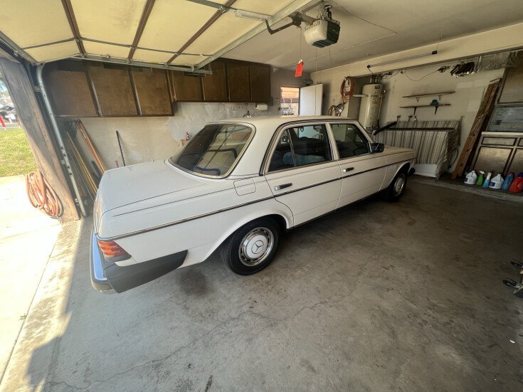 Thumbnail Photo undefined for 1981 Mercedes-Benz 240D